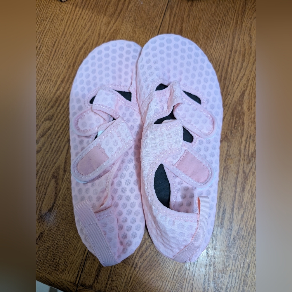 10/11 Pink Swim Shoes